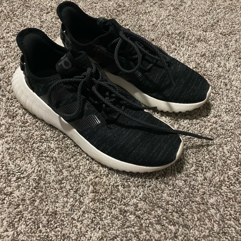 Adidas tennis shoes